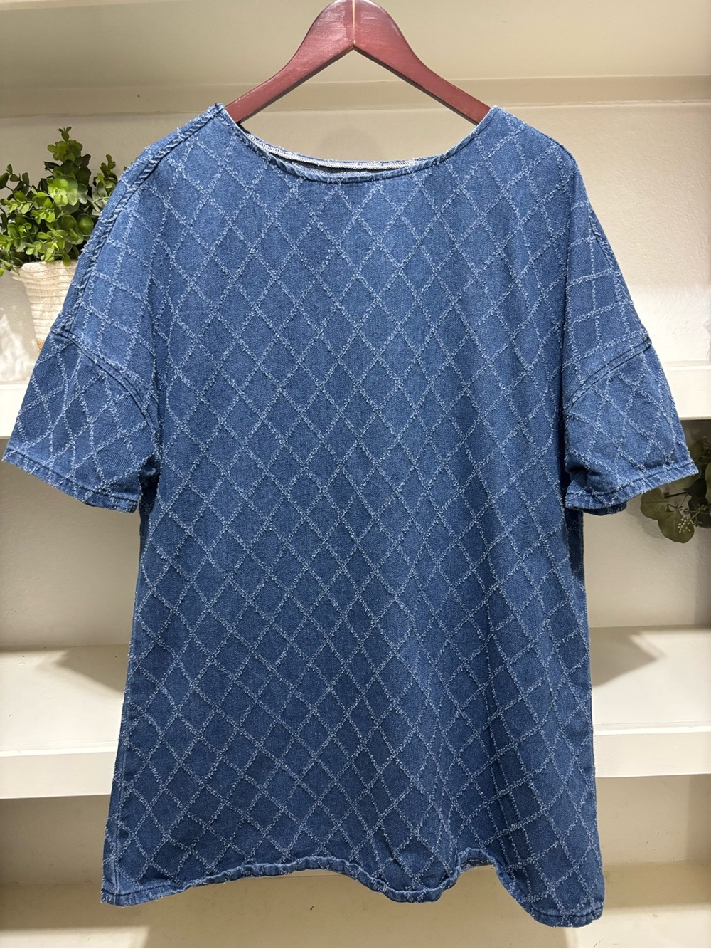 Women's Blue Diamond-Textured Short Sleeve Tunic
